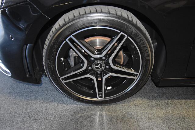 Mercedes-Benz A-KLASSE 180 Business Solution AMG , CLIMATR , CR CONTR , A UITRIJ CAM , ZWARTE HEMEL , LMV18 ,
