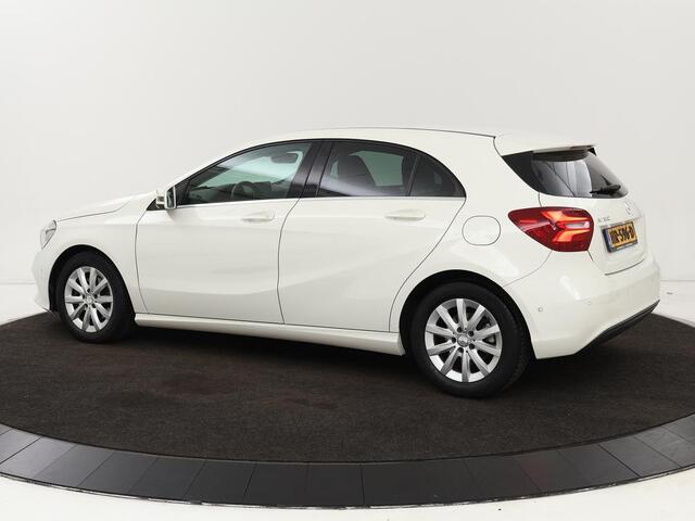Mercedes-Benz A-KLASSE 160 Ambition | Cruise Control | Navigatie | Parkeersensor voor en achter | LMV | Airco