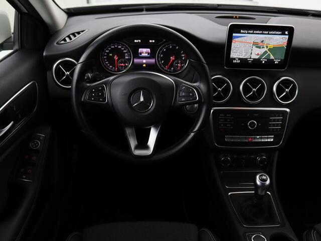 Mercedes-Benz A-KLASSE 160 Ambition | Cruise Control | Navigatie | Parkeersensor voor en achter | LMV | Airco