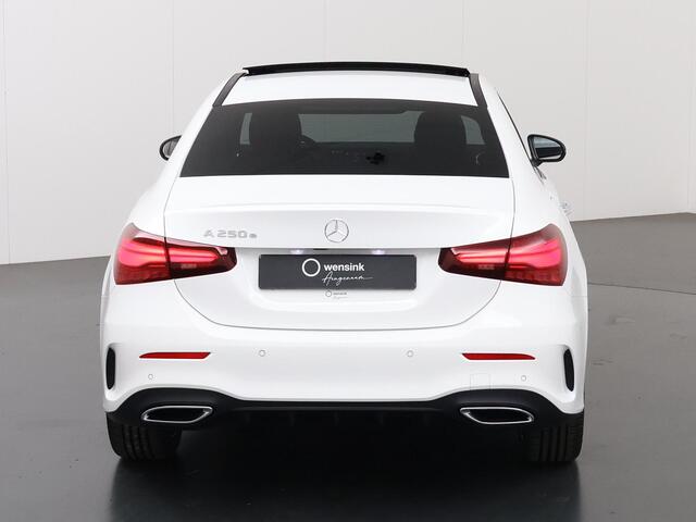 Mercedes-Benz A-KLASSE 250e Limousine Business Solution AMG | Panorama-schuifdak | 360* camera | Stoelverwarming | Sfeerverlichting | Keyless go