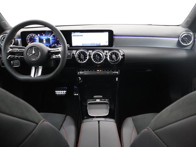 Mercedes-Benz A-KLASSE 250e Limousine Business Solution AMG | Panorama-schuifdak | 360* camera | Stoelverwarming | Sfeerverlichting | Keyless go