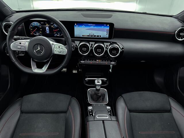 Mercedes-Benz A-KLASSE 160 Business Solution AMG 5 spaaks lichtmetalen velgen | Navigatie | Parking support | Inclusief 24 maanden Mercedes-Benz Certified garantie voor Europa. / Auto Show Tilburg