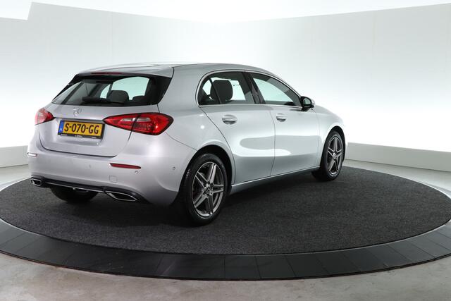 Mercedes-Benz A-KLASSE 200 Business Solution | CRUISE | CLIMATE | PDC | NAVI | STOELVERW. |
