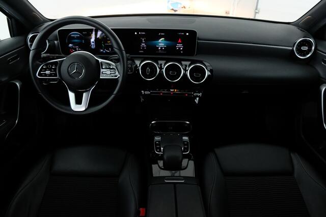Mercedes-Benz A-KLASSE 200 Business Solution | CRUISE | CLIMATE | PDC | NAVI | STOELVERW. |