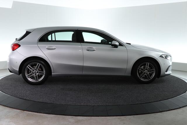 Mercedes-Benz A-KLASSE 200 Business Solution | CRUISE | CLIMATE | PDC | NAVI | STOELVERW. |