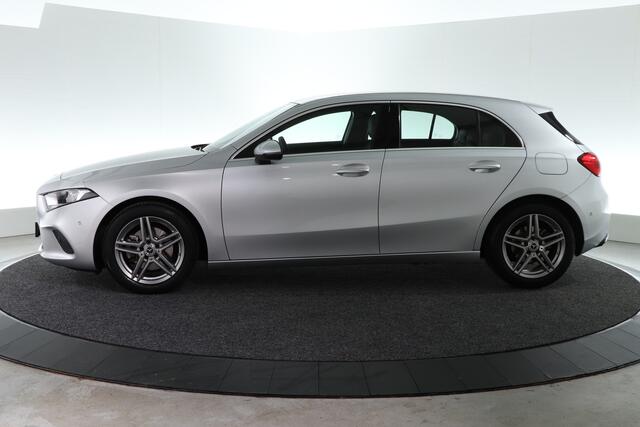 Mercedes-Benz A-KLASSE 200 Business Solution | CRUISE | CLIMATE | PDC | NAVI | STOELVERW. |