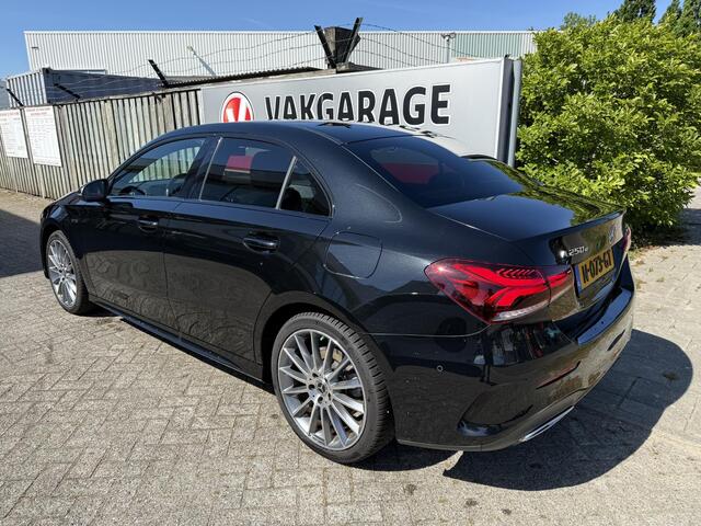 Mercedes-Benz A-KLASSE 250 e Premium 19"/Dodehoek/Camera/Sfeerverlichting/Stoelverwarming/Apple Carplay& Android Auto