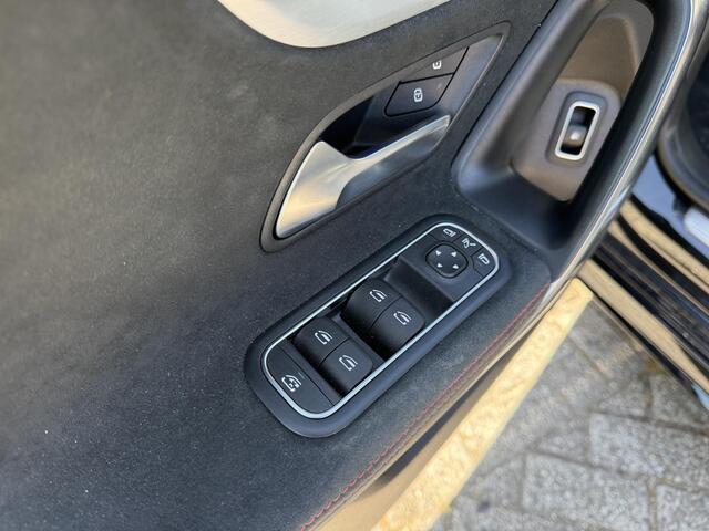 Mercedes-Benz A-KLASSE 250 e Premium 19"/Dodehoek/Camera/Sfeerverlichting/Stoelverwarming/Apple Carplay& Android Auto