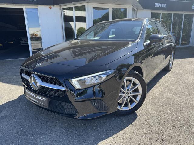 Mercedes-Benz A-KLASSE 250 e Camera, trekhaak, Climaat Control,DAB-tuner, Navigatie .Neem contact op en we maken een afspraak!