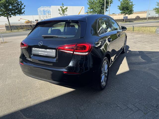 Mercedes-Benz A-KLASSE 250 e Camera, trekhaak, Climaat Control,DAB-tuner, Navigatie .Neem contact op en we maken een afspraak!