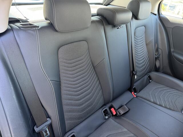 Mercedes-Benz A-KLASSE 250 e Camera, trekhaak, Climaat Control,DAB-tuner, Navigatie .Neem contact op en we maken een afspraak!