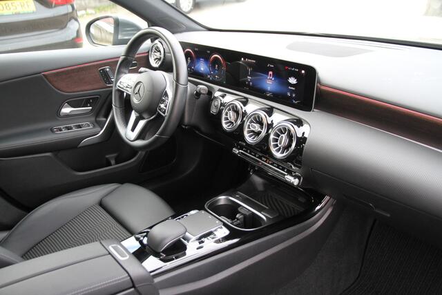 Mercedes-Benz A-KLASSE 250 e Widescreen Incl 12 Mnd BOVAG Garantie