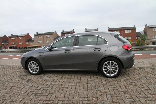 Mercedes-Benz A-KLASSE 250 e Widescreen Incl 12 Mnd BOVAG Garantie