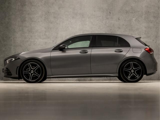 Mercedes-Benz A-KLASSE 180 AMG Sport Night Upgrade Automaat (APPLE CARPLAY, GROOT NAVI, CAMERA, LEDER/ALCANTARA, DIAMOND GRILL, SPORTSTOELEN, STOELVERWARMING, GETINT GLAS, WIDESCREEN, NIEUWE APK, NIEUWSTAAT)