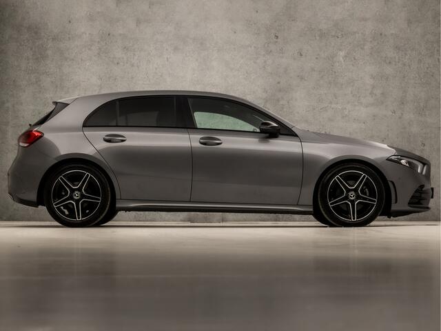 Mercedes-Benz A-KLASSE 180 AMG Sport Night Upgrade Automaat (APPLE CARPLAY, GROOT NAVI, CAMERA, LEDER/ALCANTARA, DIAMOND GRILL, SPORTSTOELEN, STOELVERWARMING, GETINT GLAS, WIDESCREEN, NIEUWE APK, NIEUWSTAAT)