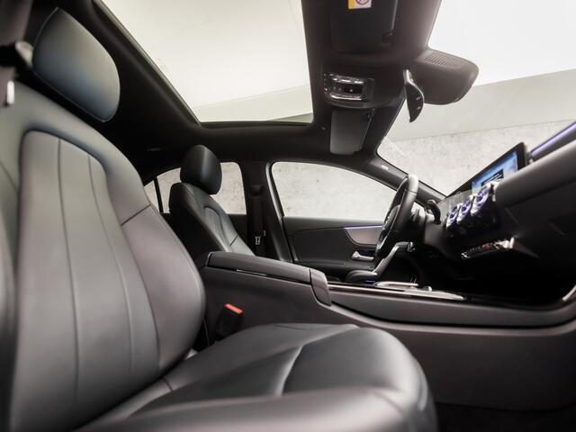 Mercedes-Benz A-KLASSE 180 Sport Automaat (SCHUIFDAK, GROOT NAVI, SFEERVERLICHTING, DIAMOND GRILL, CAMERA, STOELVERWARMING, LEDEREN SPORTSTOELEN, WIDESCREEN, CRUISE, NIEUWE APK, NIEUWSTAAT)