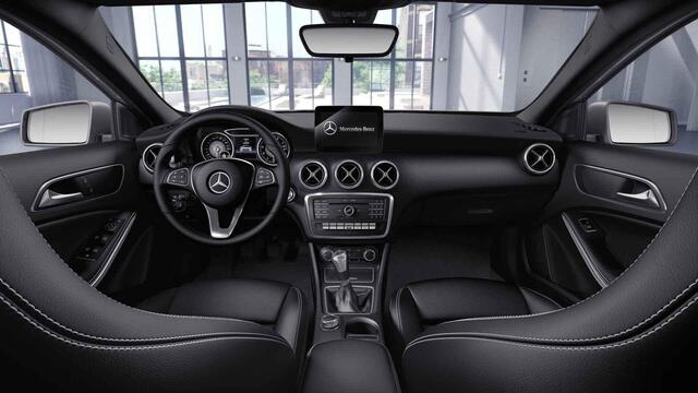 Mercedes-Benz A-KLASSE 180 Ambition | Stylepakket | Acteruitrijcamera | Navigagtie | Sportstoelen |