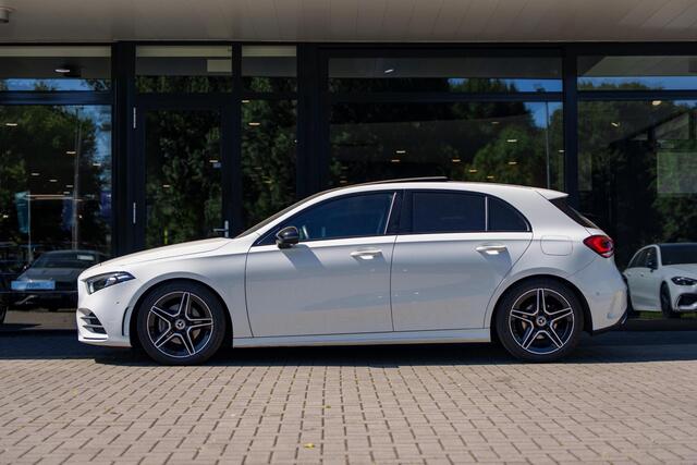 Mercedes-Benz A-KLASSE 180 AMG line | Panorama-schuifdak | Apple carplay | Achteruitrijcamera | Stoelverwarming | Dode hoek |