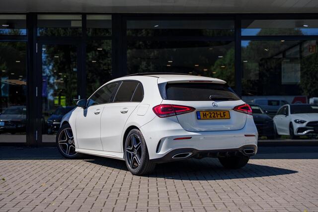 Mercedes-Benz A-KLASSE 180 AMG line | Panorama-schuifdak | Apple carplay | Achteruitrijcamera | Stoelverwarming | Dode hoek |