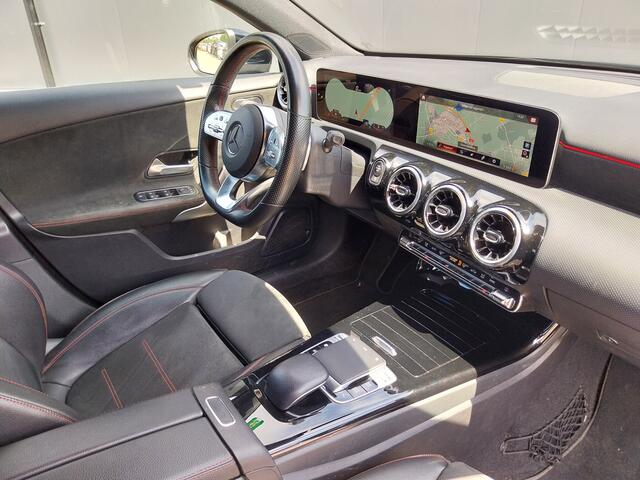 Mercedes-Benz A-KLASSE 200 AUTOMAAT AMG VIRTUAL COCKPIT CAMERA PARK ASSIST ALCANTARA LED NAVI CRUISE ECC 18 INCH