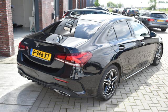 Mercedes-Benz A-KLASSE 180 d Business Solution AMG