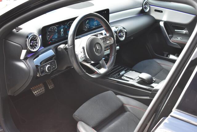 Mercedes-Benz A-KLASSE 180 d Business Solution AMG