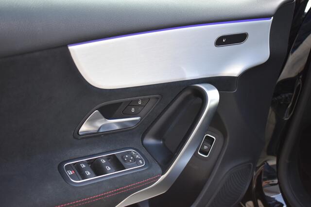 Mercedes-Benz A-KLASSE 180 d Business Solution AMG