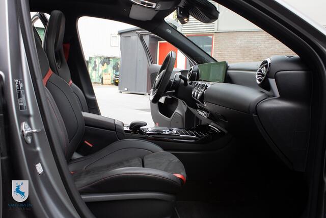 Mercedes-Benz A-KLASSE AMG 45 S 4MATIC+ Premium Plus / Origineel Nederlands / Schaalstoelen / Unieke auto!