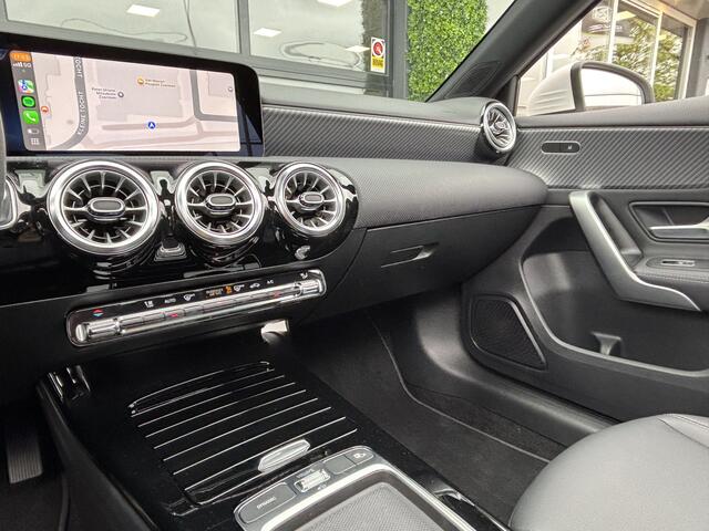 Mercedes-Benz A-KLASSE 180 Luxury Line | Pano | Sfeer | Facelift | BTW