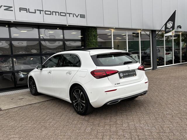 Mercedes-Benz A-KLASSE 180 Luxury Line | Pano | Sfeer | Facelift | BTW
