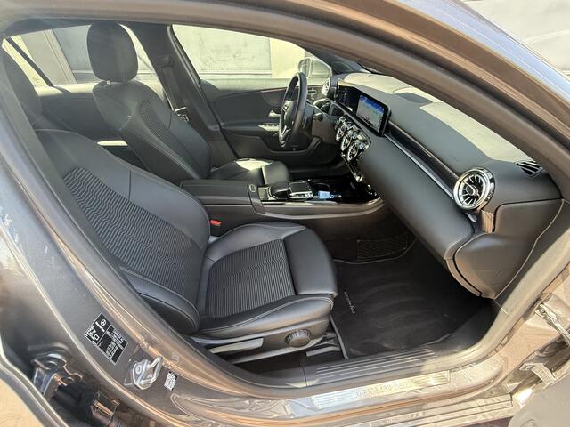 Mercedes-Benz A-KLASSE 200 Premium Plus Bj 2019 KM 32.000 164PK 1e eigenaar !!