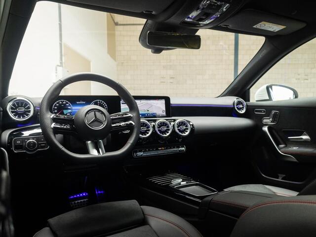 Mercedes-Benz A-KLASSE Limousine 250 e Star Edition Limited Premium PLUS | Panorama dak