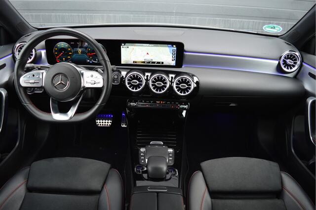 Mercedes-Benz A-KLASSE 180 Business Solution AMG | ORG. NL | CAMERA | SFEERVERLICHTING |