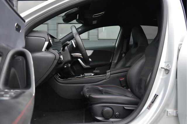 Mercedes-Benz A-KLASSE 180 Business Solution AMG | ORG. NL | CAMERA | SFEERVERLICHTING |