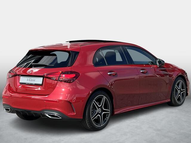 Mercedes-Benz A-KLASSE 180 Star Edition AMG LIMITED | Night Pakket | Panoramadak | Apple CarPlay | Android Auto | Sfeerverlichting | Stoelverwarming | Parkeersensoren | Achteruitrijcamera | Elektrisch Inklapbare Buitenspiegels