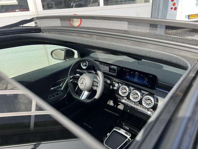 Mercedes-Benz A-KLASSE 180 Star Edition AMG LIMITED | Night Pakket | Panoramadak | Apple CarPlay | Android Auto | Sfeerverlichting | Stoelverwarming | Parkeersensoren | Achteruitrijcamera | Elektrisch Inklapbare Buitenspiegels