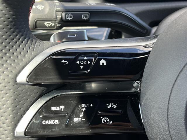Mercedes-Benz A-KLASSE 180 Star Edition AMG LIMITED | Night Pakket | Panoramadak | Apple CarPlay | Android Auto | Sfeerverlichting | Stoelverwarming | Parkeersensoren | Achteruitrijcamera | Elektrisch Inklapbare Buitenspiegels