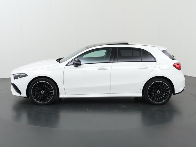 Mercedes-Benz A-KLASSE 250 e Star Edition AMG Line | Night | Panoramadak | Multibeam | Sfeerverlichting | Stoelverwarming |