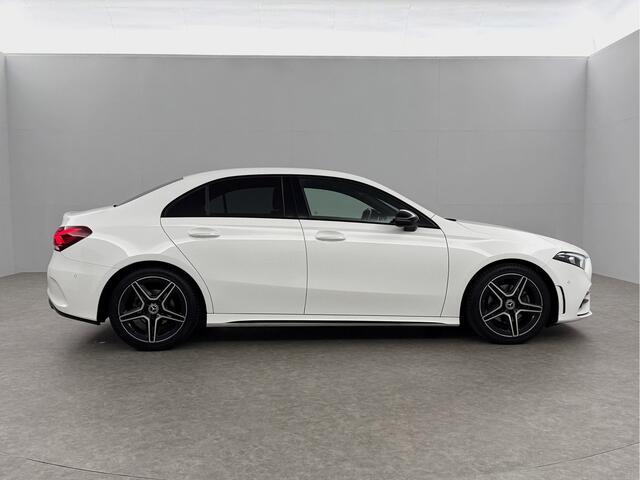 Mercedes-Benz A-KLASSE 180 AMG Pano Sfeer Virtual Camera LED Clima Cruise Navi PDC 18''LMV