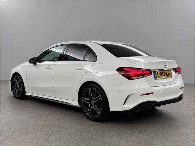 Mercedes-Benz A-KLASSE 180 AMG Pano Sfeer Virtual Camera LED Clima Cruise Navi PDC 18''LMV