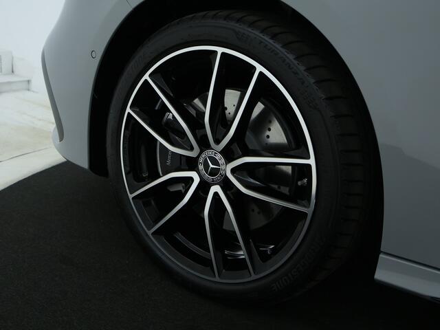 Mercedes-Benz A-KLASSE 250 e Business Solution AMG | Nightpakket | AMG Line Plus pakket | Parkeerpakket met 360°-camera | Dodehoekassistent | Winter pakket | Antidiefstalpakket URBAN GUARD PLUS | Head-up display | KEYLESS GO |
