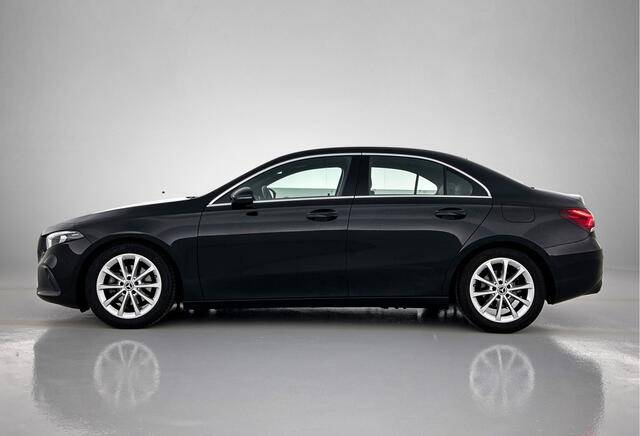 Mercedes-Benz A-KLASSE 180 Advantage Lichtmetalen velgen | wide screen | navigatie | parking support met Camera achter | Inclusief 24 maanden Mercedes-Benz Certified garantie voor Europa.