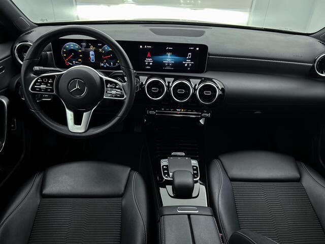 Mercedes-Benz A-KLASSE 180 Advantage Lichtmetalen velgen | wide screen | navigatie | parking support met Camera achter | Inclusief 24 maanden Mercedes-Benz Certified garantie voor Europa.