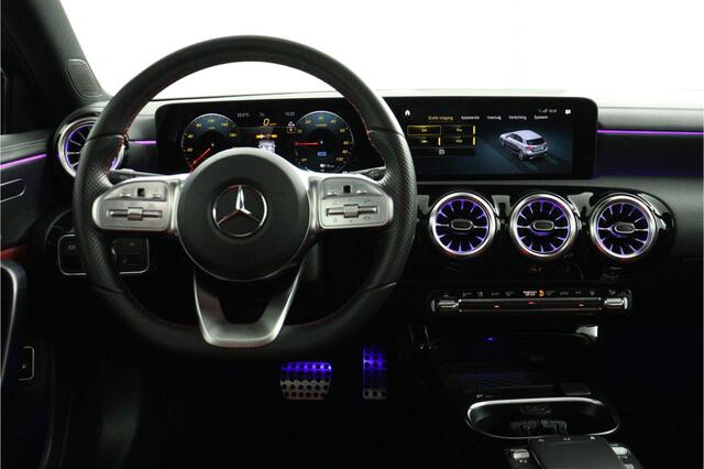 Mercedes-Benz A-KLASSE 250-e AMG Premium Exclusive Plus Plug-Hybrid 263 PK | Black Optic | Panorama | Leer | HUD | DAB+ | Widescreen | Elektr.pakket PRO - RIJKLAAR
