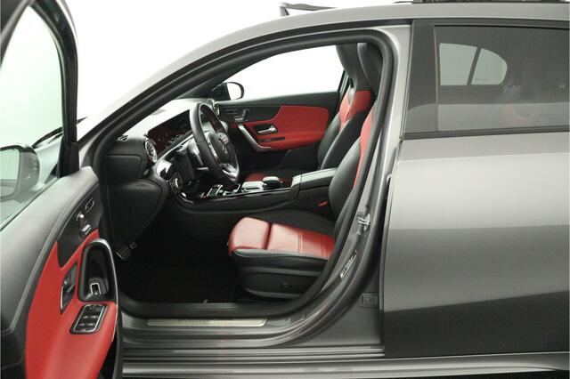 Mercedes-Benz A-KLASSE 250-e AMG Premium Exclusive Plus Plug-Hybrid 263 PK | Black Optic | Panorama | Leer | HUD | DAB+ | Widescreen | Elektr.pakket PRO - RIJKLAAR