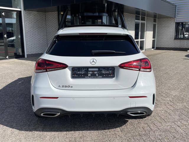 Mercedes-Benz A-KLASSE 250 e Premium Plus