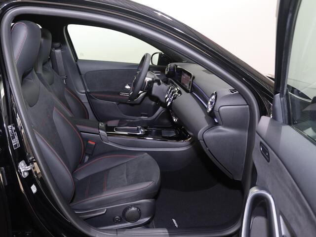 Mercedes-Benz A-KLASSE 250 e Star Edition AMG Line | Nightpakket | Sfeerverlichting | MULTIBEAM LED | Stoelverwarming |