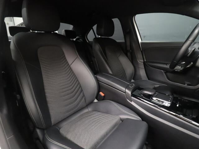 Mercedes-Benz A-KLASSE 200 Business Solution [APPLE CARPLAY, ANDROID, SPORTSTOELEN, CAMERA, CRUISE CONTROL, CLIMATE CONTROL, 18" LM VELG, NIEUWSTAAT]