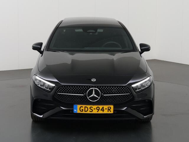 Mercedes-Benz A-KLASSE 250 e Star Edition AMG Line | Panoramaschuifdak | Nightpakket | Sfeerverlichting | MULTIBEAM LED | Stoelverwarming | Dodehoekassistent |