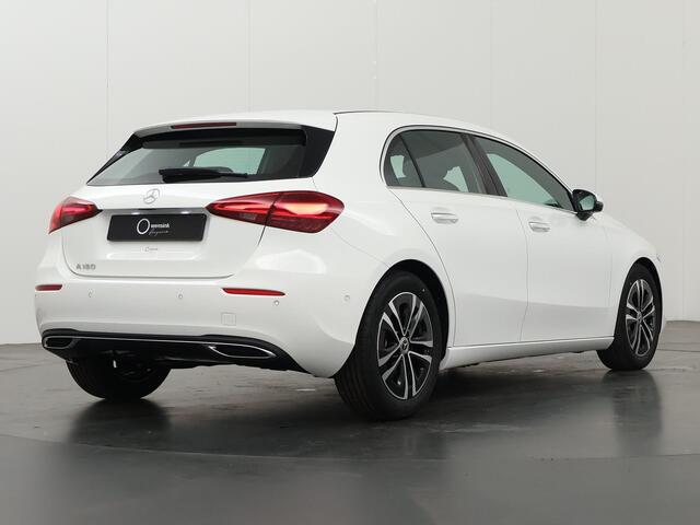Mercedes-Benz A-KLASSE 180 Star Edition Luxury Line | Led verlichting | Achteruitrijcamera | Zitcomfortpakket | Sfeerverlichting | facelift type